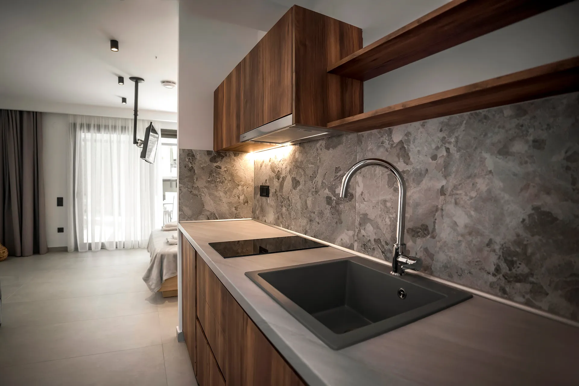 Tiara Holidays - Dionisos Resort - Luxury Triple room - kitchen